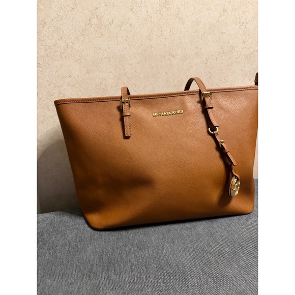 Michael Kors Handbags - Michael Kors Jet Set Travel Large Tote Bag Brown Saffiano Leather Gold Hardware